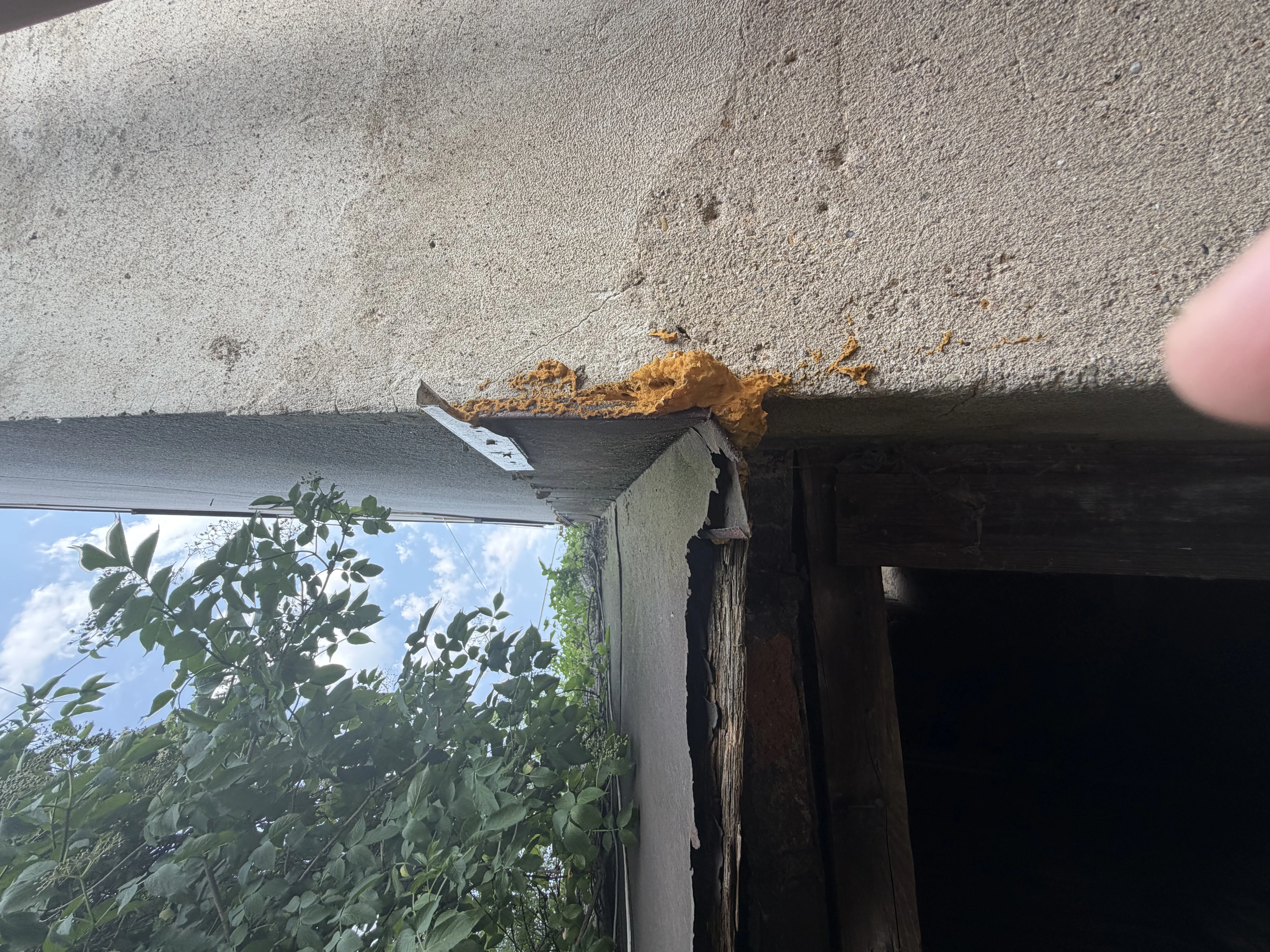 Okno – poškozené napojení